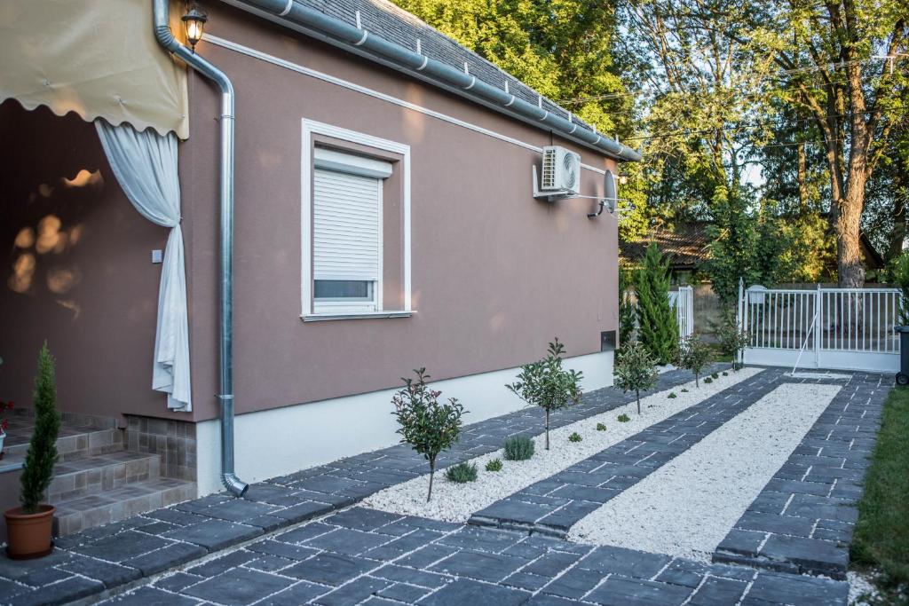 Zahrada ubytování Virág Vendégház
