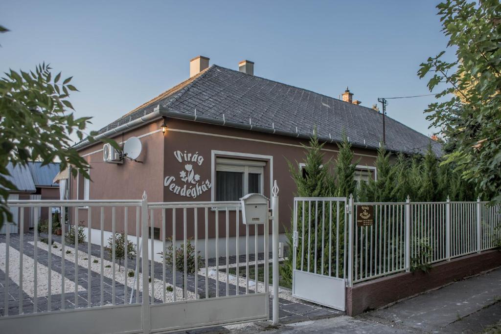 Budova, kde se prázdninový dům nachází