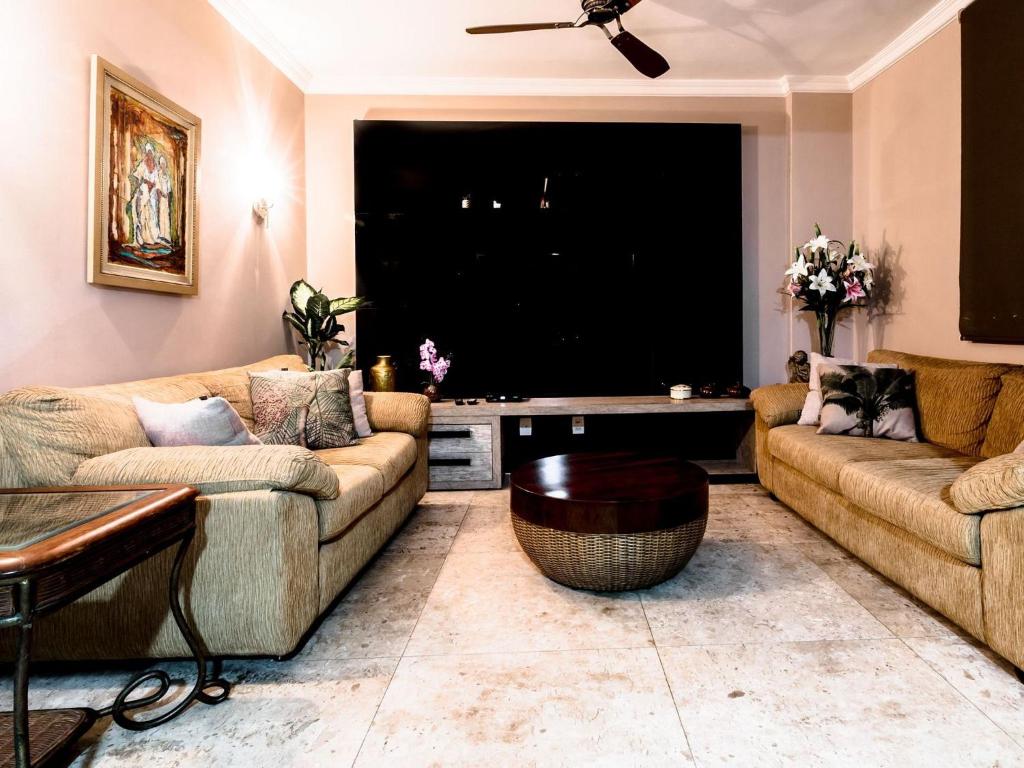  DUPLEX em área NOBRE! Confortável e aconchegante!