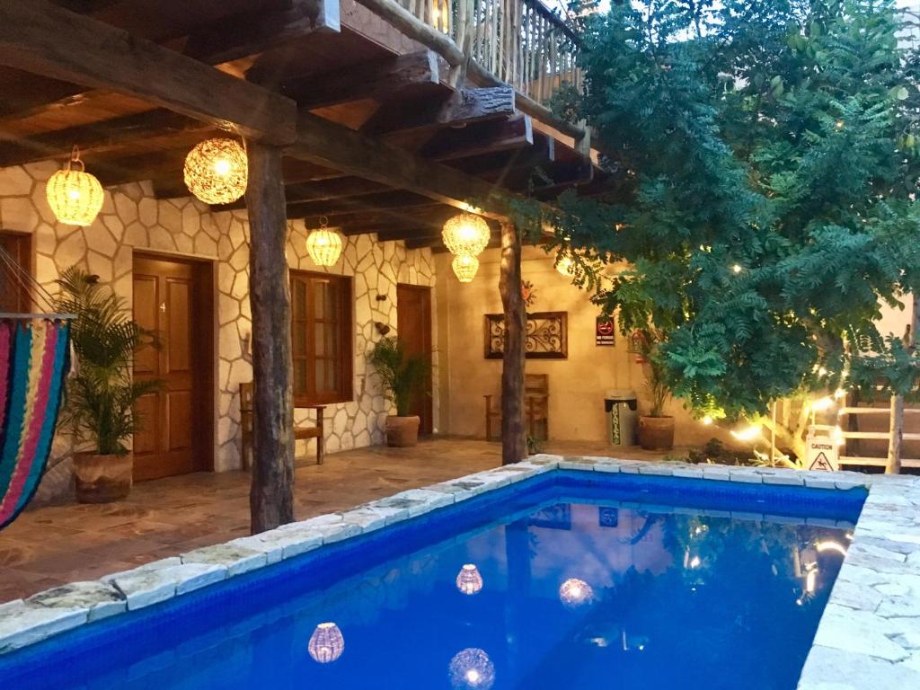 La alberca dentro o cerca de Casa San Juan