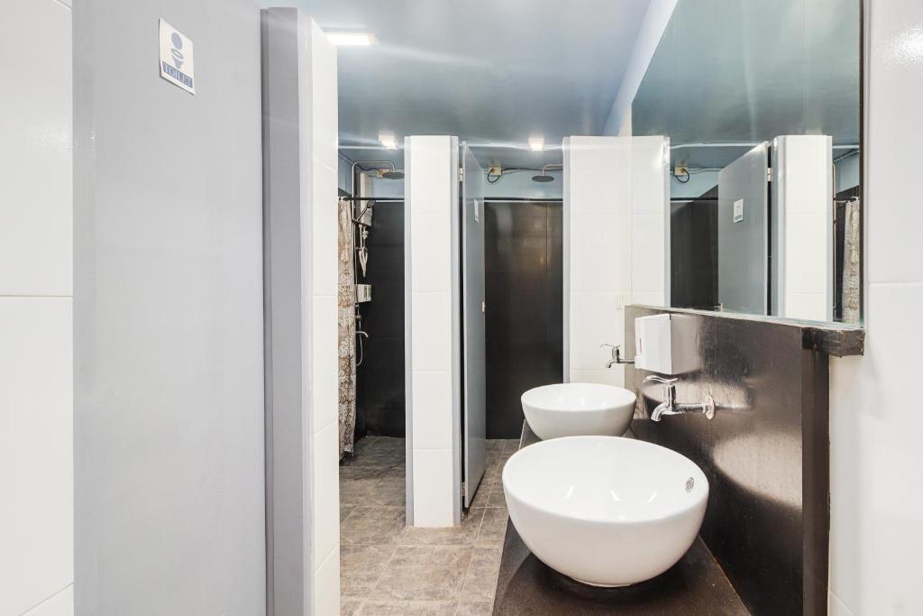 Un baño de Nomad's Hub - Best Value Co-living Hostel