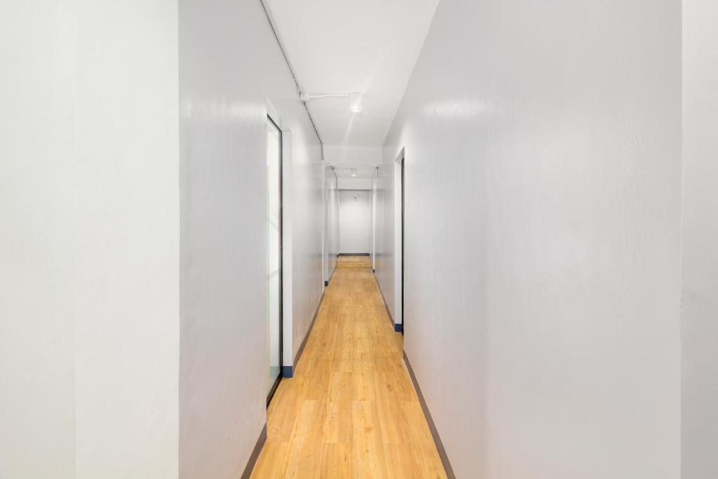 Imagen de la galería de Nomad's Hub - Best Value Co-living Hostel, en Cebú