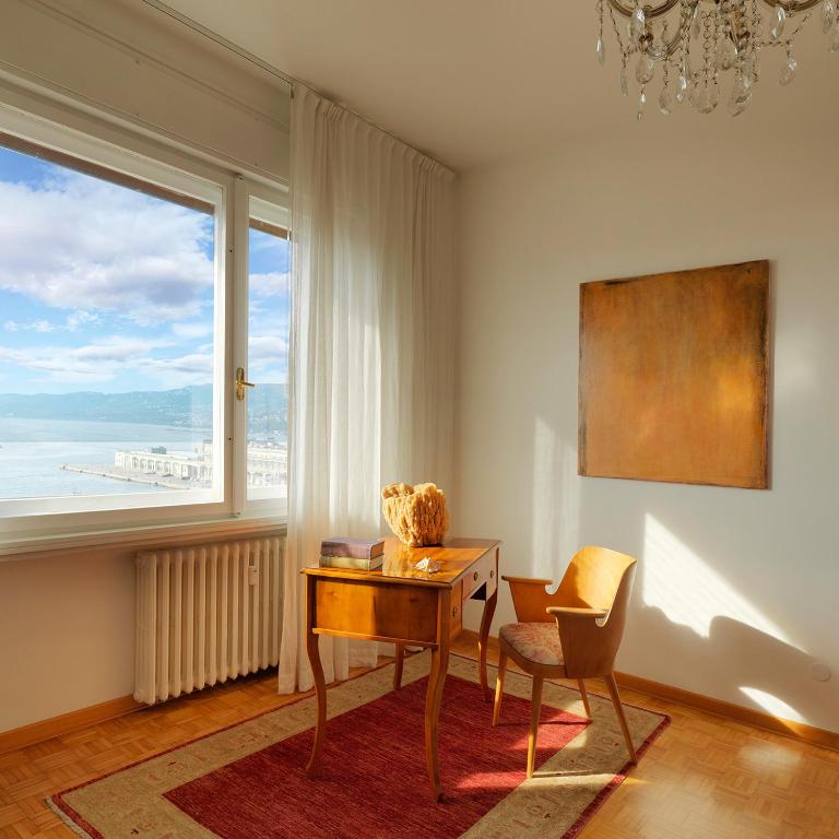 Nespecifikovaný výhled na moře nebo výhled na moře při pohledu z hotelu