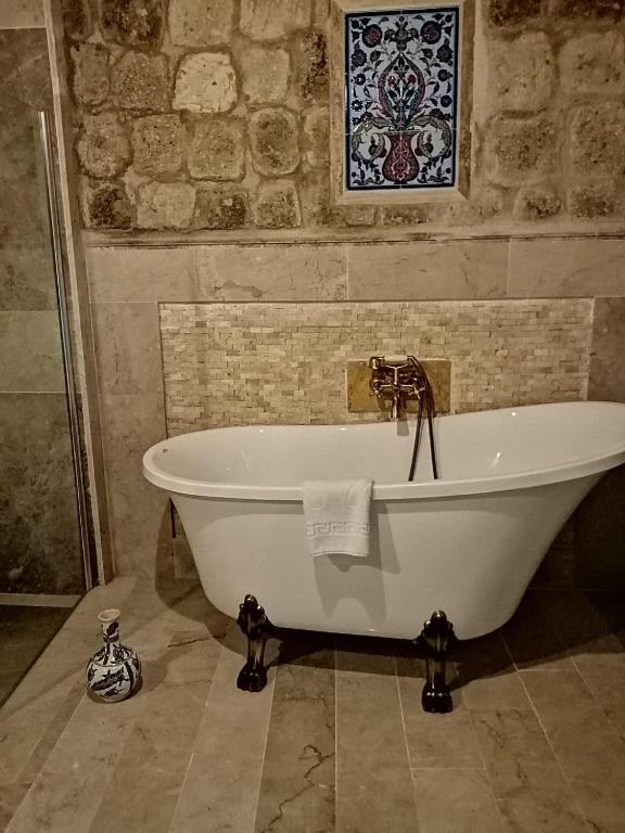 Aza Cave Cappadocia Adult Hotelにあるバスルーム