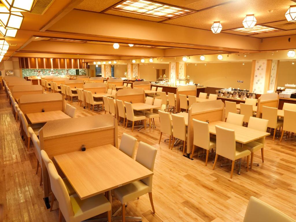Restaurace v ubytování Ooedo Onsen Monogatari Toi Marine Hotel