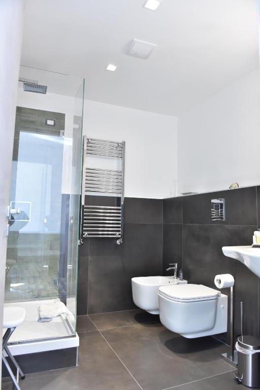Łazienka w obiekcie Specchio di Parthenope B&B