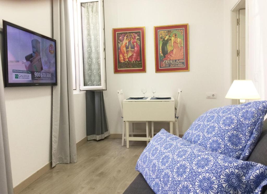 Televízia a/alebo spoločenská miestnosť v ubytovaní Imperial - Parking gratis