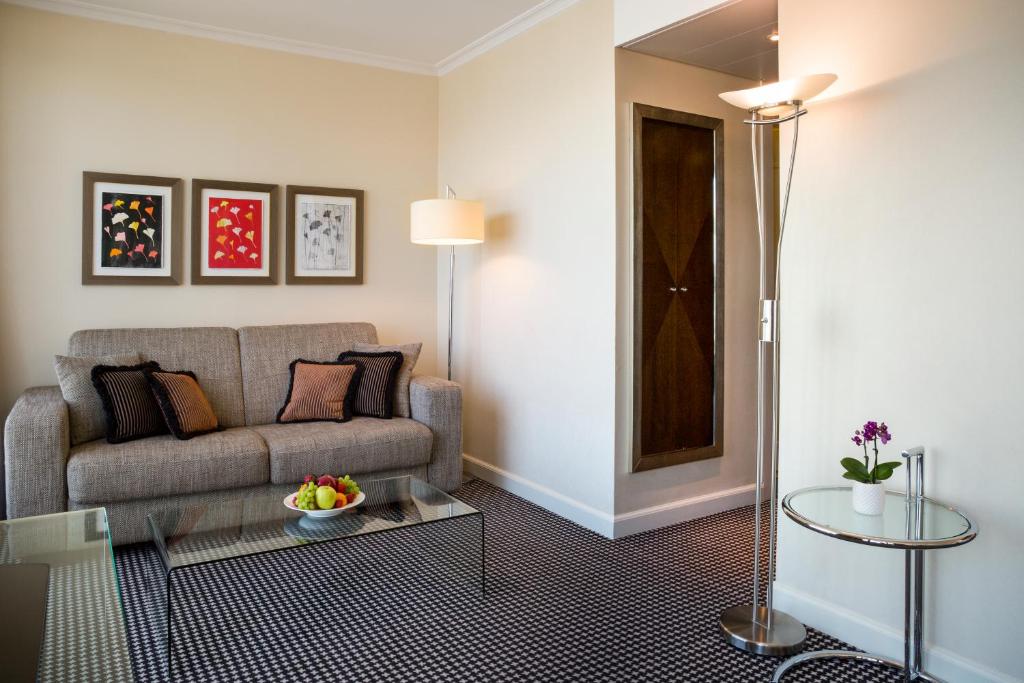 Warwick Geneva - Resim 28