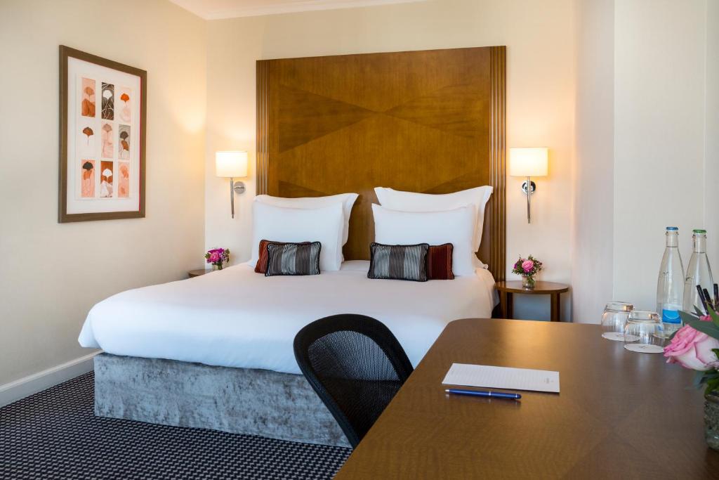 
Executive Penthouse Terrace Room
