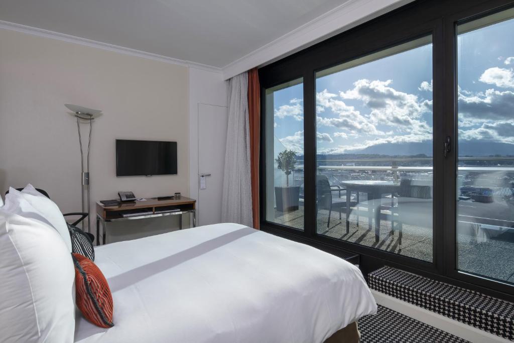 
Penthouse Terrace Room
