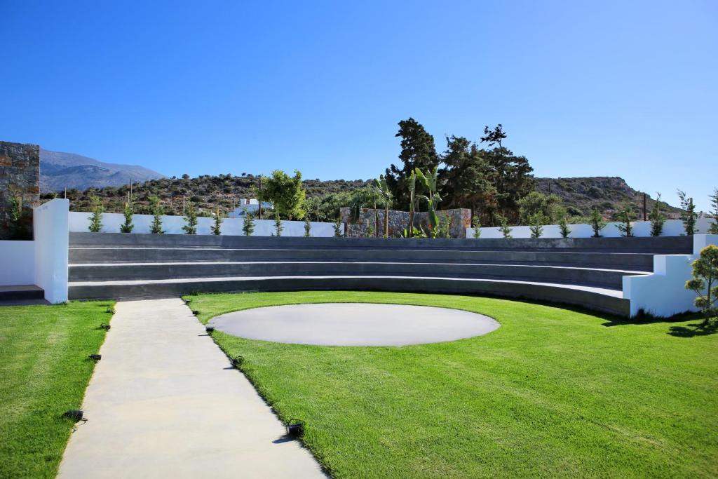 A garden outside Marigianna Apartments