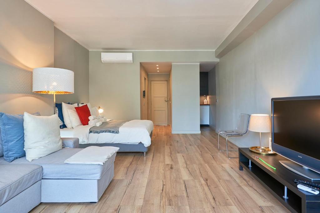 Cascais-Estoril BEACHFRONT Apartments - Appartement Met Balkon