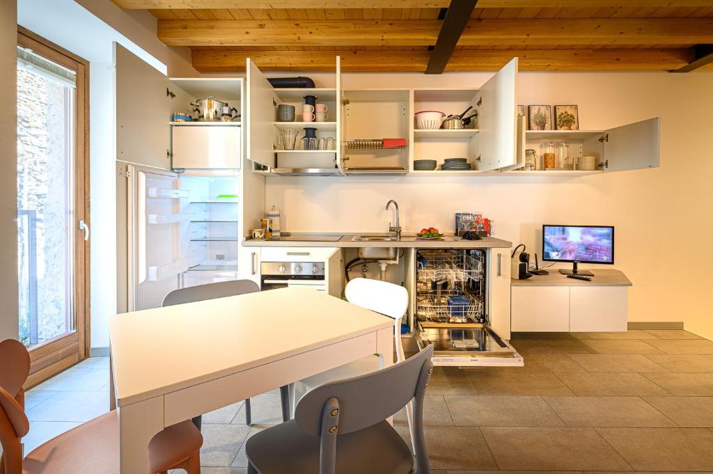 Old Town Apartments - 10