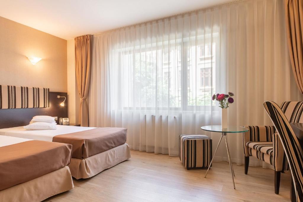 Hotel Parliament - Twin Room - Disability Access