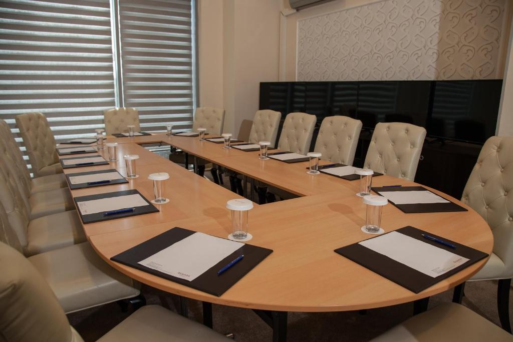 Konferenční prostory v ubytování Ramada Plaza by Wyndham Gevgelija