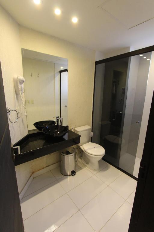 Ванна кімната в Danieri Asunción Hotel