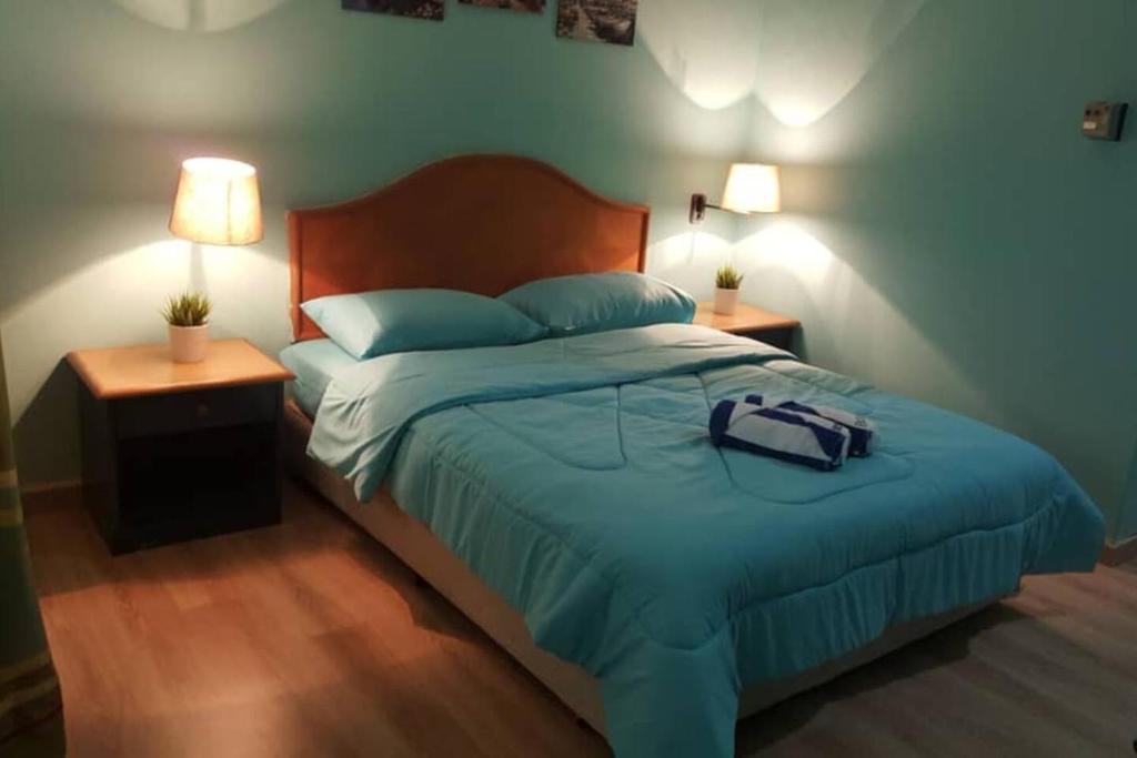 Seri Bulan Apartment Teluk Kemang - Apartamento Con Vista Al Jardín