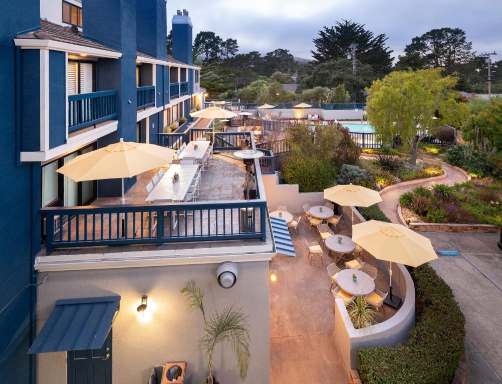 Mariposa Inn and Suites photo