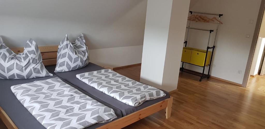 Postel nebo postele na pokoji v ubytování Ferienwohnung Tauschmann