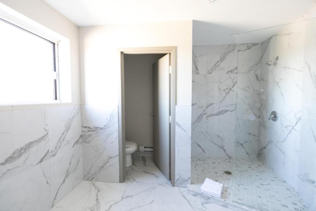 Best Western Plus Montreal East - Resim 37