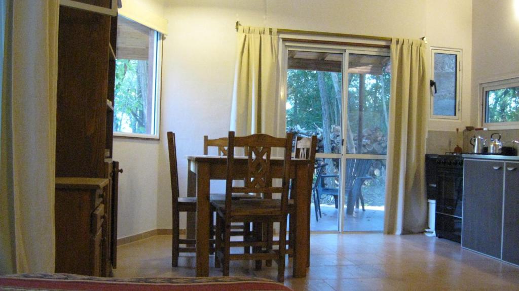 Kuchyň nebo kuchyňský kout v ubytování Manantial Hostería & Cabañas