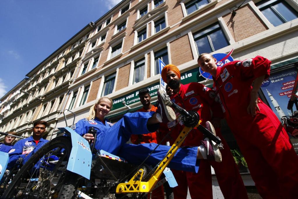 Space Hotel im Campus der JvP Schule - Resim 34