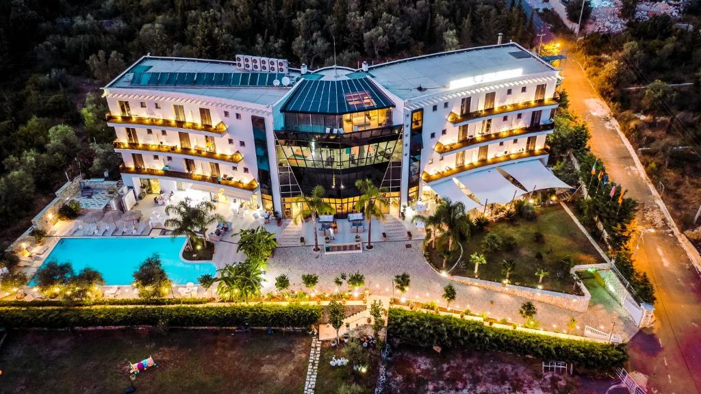 an overhead view of a hotel with a pool at Splendor Hotel in Dhërmi