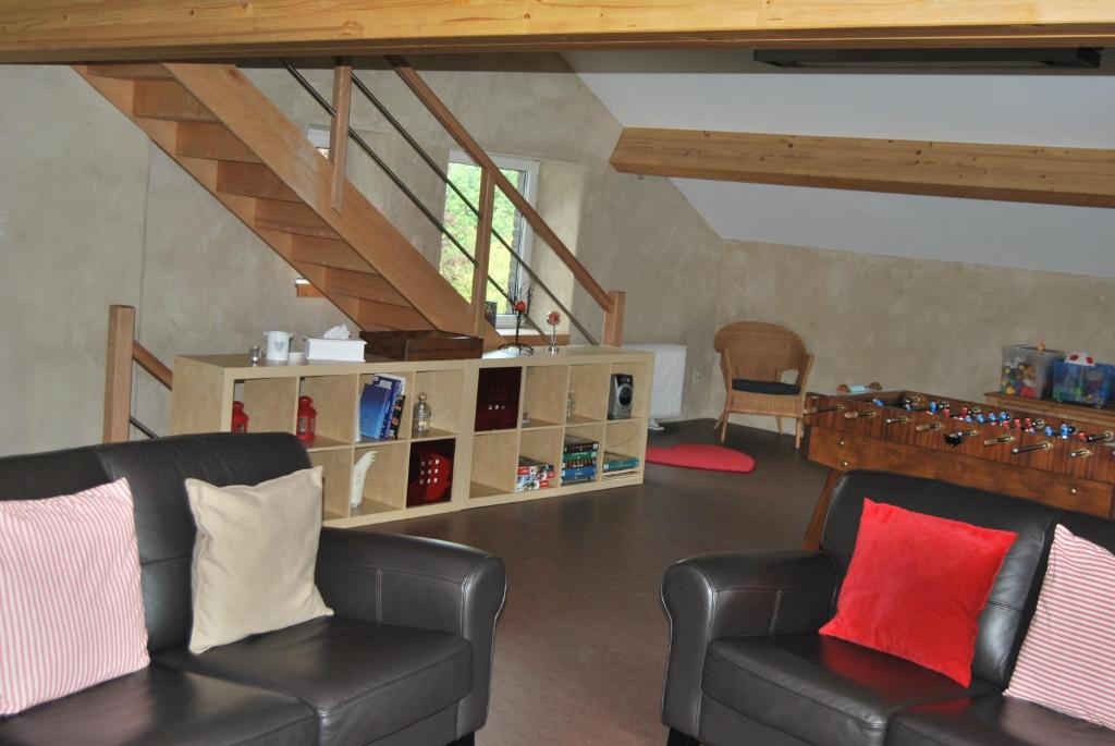 Posezení v ubytování Gite MontBleu - 2 holiday houses - La Laiterie & La Grange