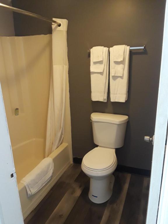 Koupelna v ubytování Tourist Inn