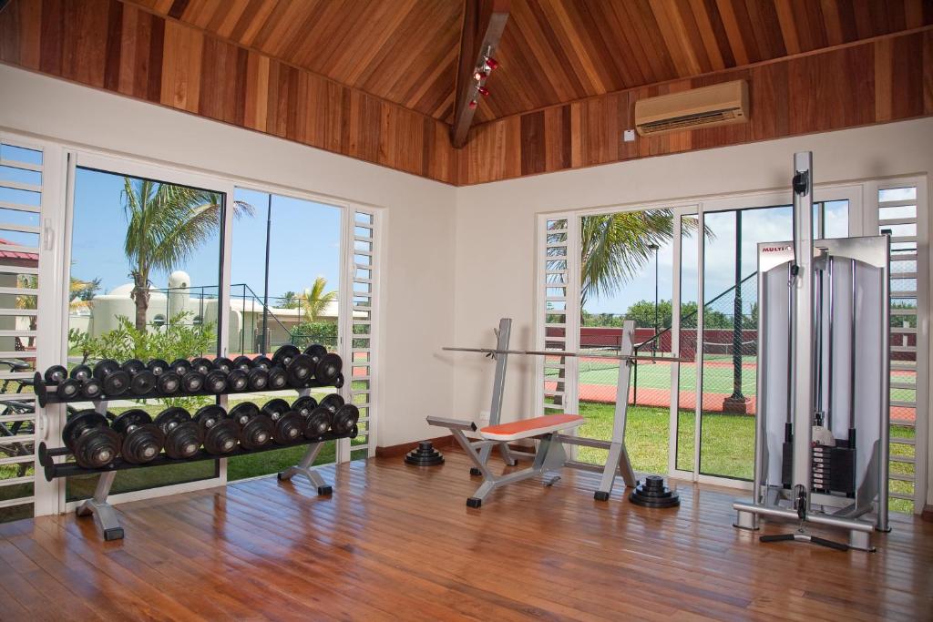 Fitness centrum a/nebo fitness zařízení v ubytování Tamassa Bel Ombre