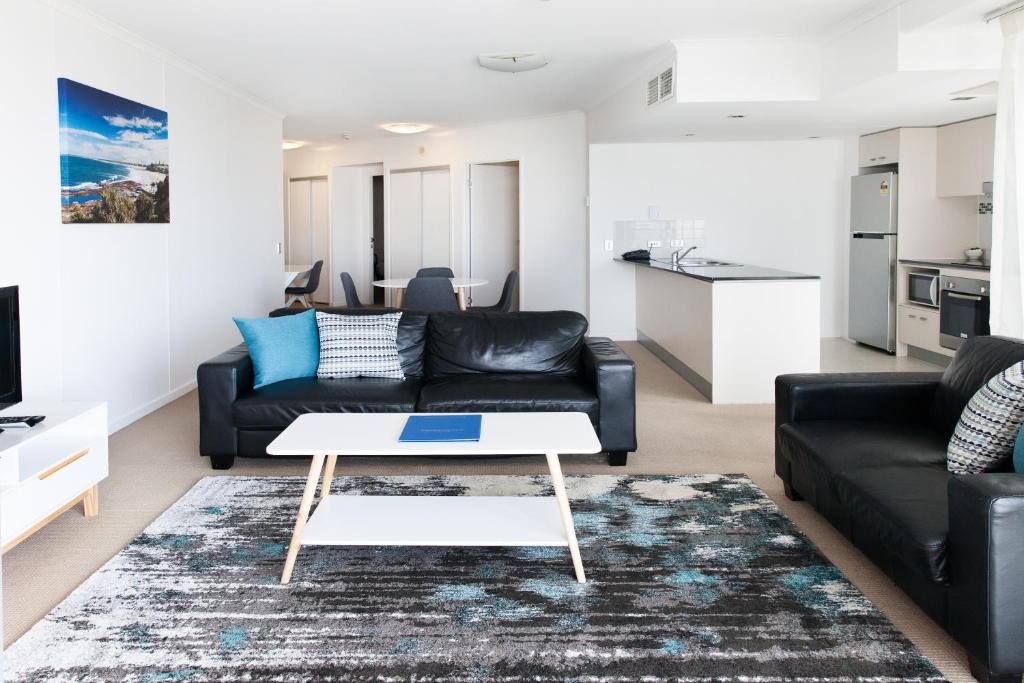 Kuchyň nebo kuchyňský kout v ubytování Ocean Views Resort Caloundra