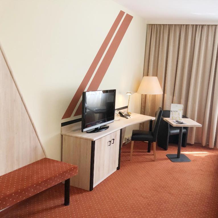 NOVINA HOTEL Südwestpark - Resim 32