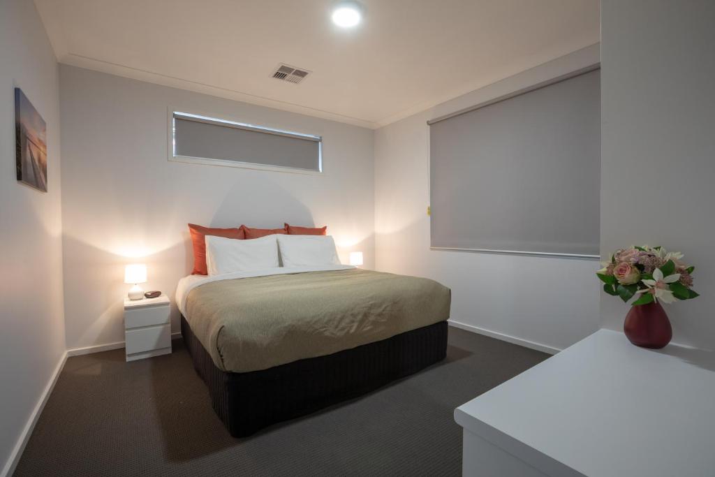 McCracken Country Club - 4 Bedroom Apartment