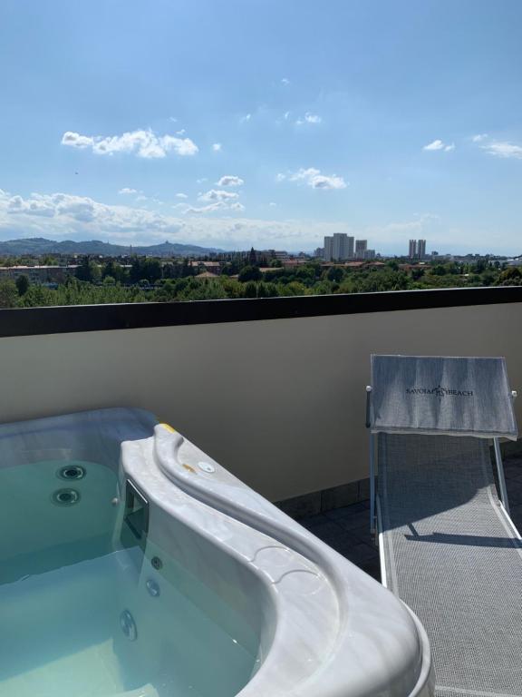 Bazén v ubytování Savoia Hotel Regency nebo v jeho okolí