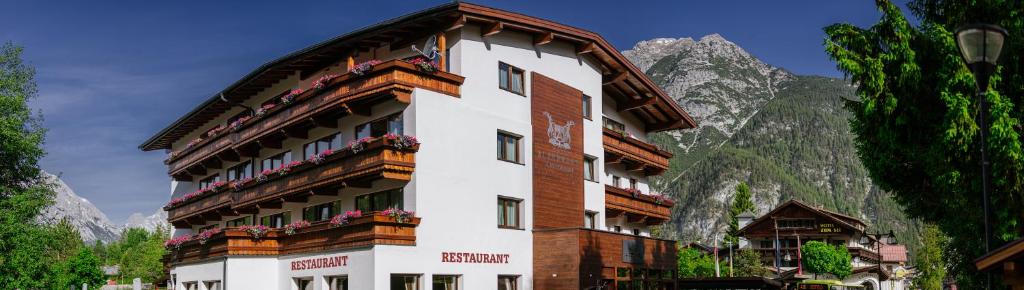 Nespecifikovaný výhled na hory nebo výhled na hory při pohledu z hotelu
