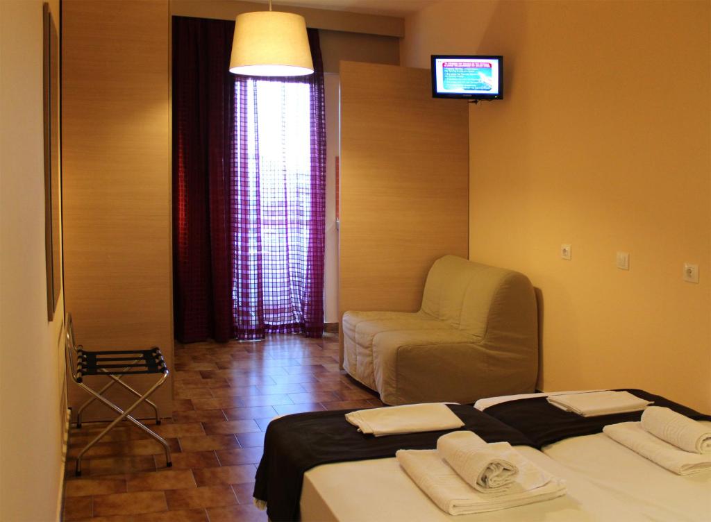 Philoxenia Hotel & Studios - 5