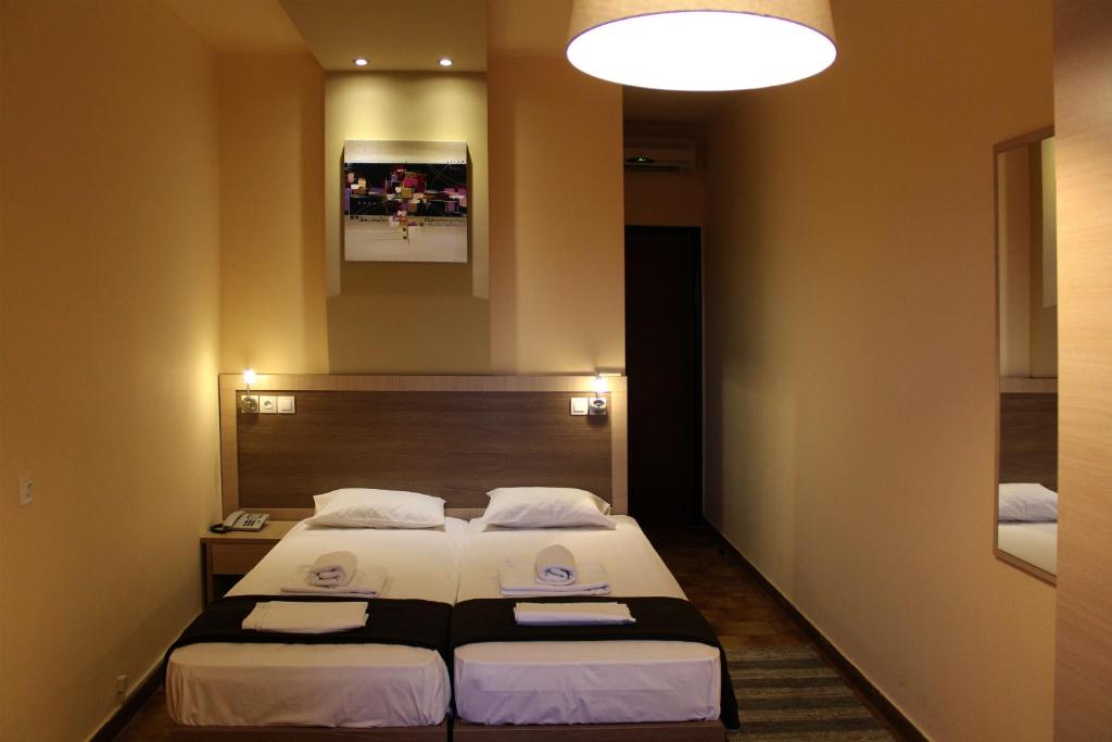 Philoxenia Hotel & Studios - 2