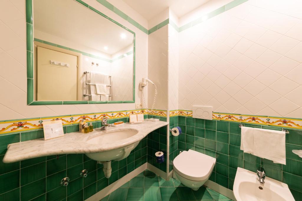 حمام في Hotel Continental Ischia