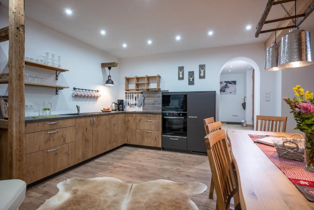 Kuchyňa alebo kuchynka v ubytovaní Ferienwohnung Bergwelt