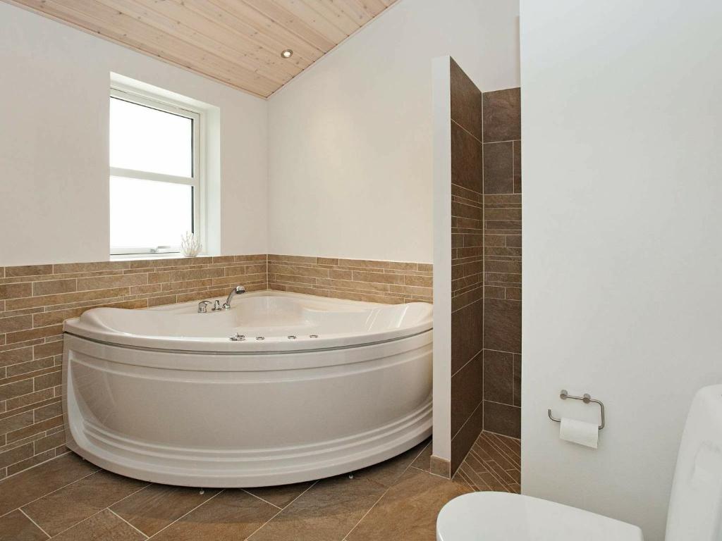 Koupelna v ubytování Luxury Spa Retreat by Beach - By Traum Ferienwohnungen