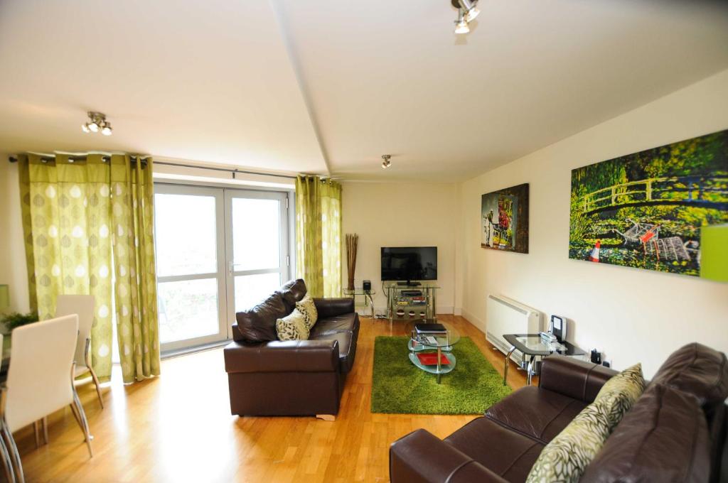Hamilton Court Apartments from Your Stay Bristol - Superior Two-Bedroom Apartment