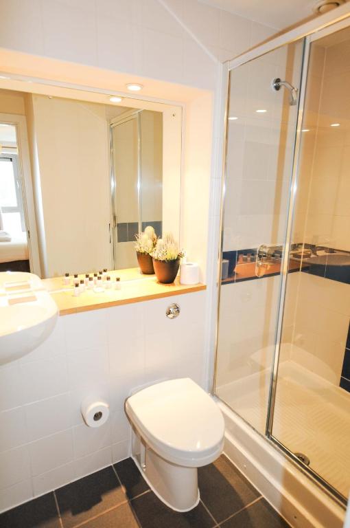 Hamilton Court Apartments from Your Stay Bristol - Studio Apartment