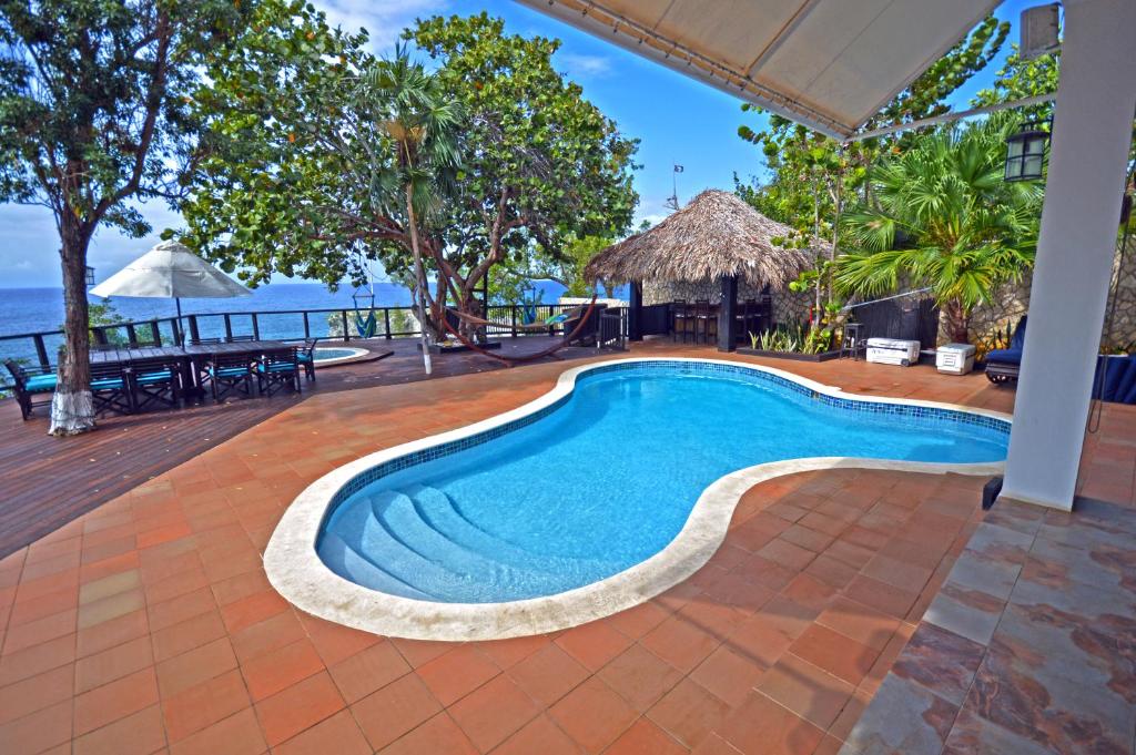 Bassein majutusasutuses Villas Sur Mer või selle lähedal