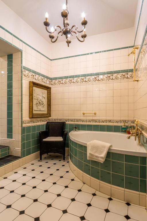 Burghotel auf Schönburg - Suite King Con Balcón