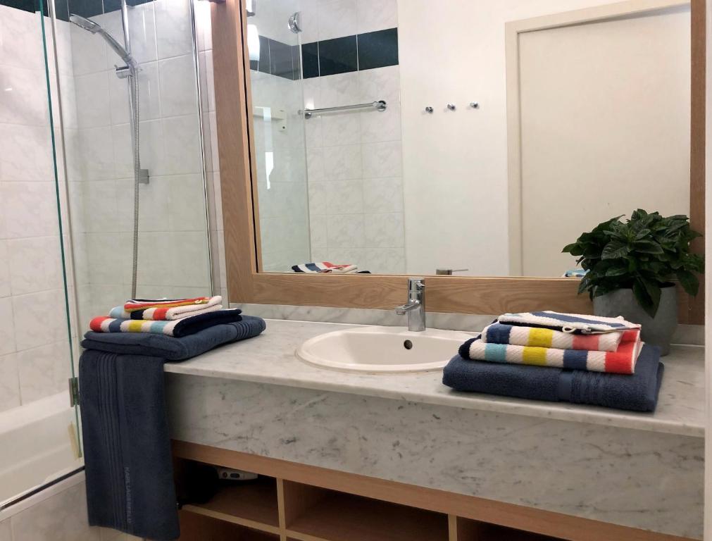 Um banheiro em La perle Atlantique, appartement 3-4 personnes dans une r&eacute;sidence de standing