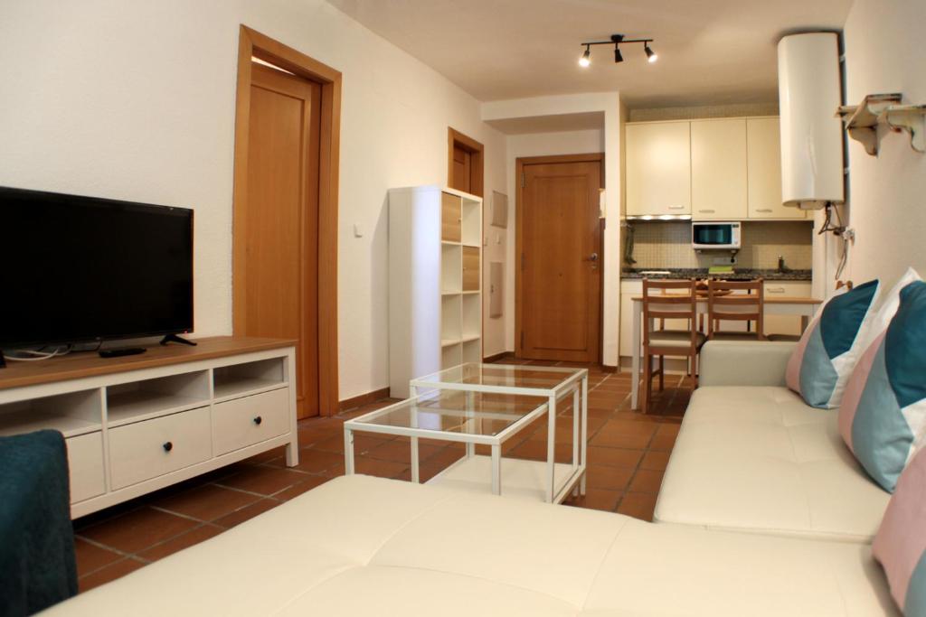 Apartamentos Arttyfal con parking y wifi by SURYNIEVE - Appartement Met één Slaapkamer Met Parkeren