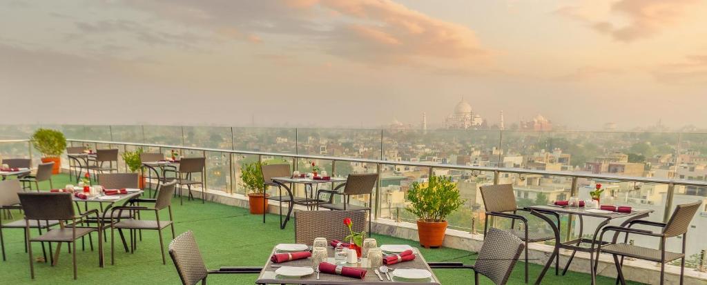 Imagem da galeria de Radisson Hotel Agra em Agra