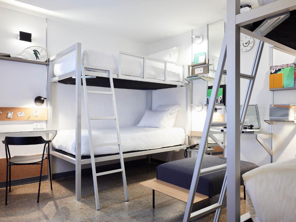 French Theory - Resim 42