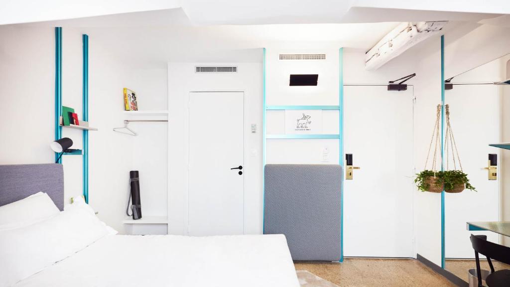 French Theory - Resim 39