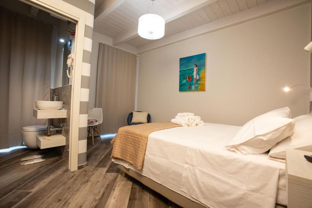 Postel nebo postele na pokoji v ubytování AL 54 Accommodation